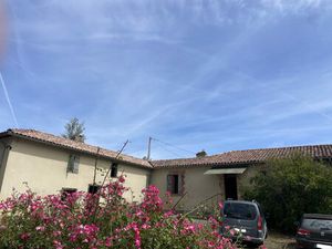 Charmante ferme sur 46 hectares  isolée au calme belle vue cam