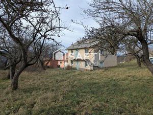 Maison de village avec grand terrain