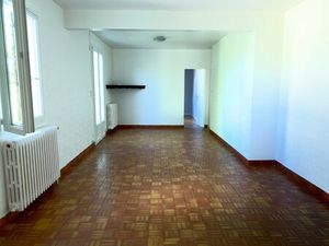 MAISON A LOUER - PROCHE COUTRAS