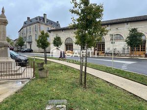Maison de village à rénover avec garage et jardin