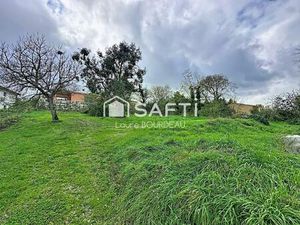 Terrain constructible de 633m² à VACQUIERS