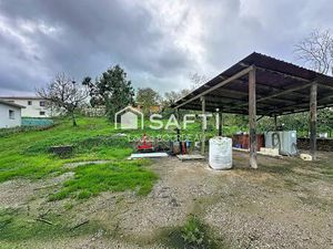 Terrain constructible de 722m² à VACQUIERS