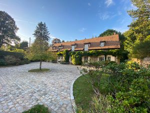 Très jolie maison récente en pierres avec environnement exceptionnel 6' Montfort l 'Amaury