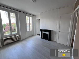 DOURDAN - Appartement 3 pièces - 1er étage - proche gare