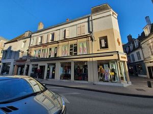 Maison de 4 chambres de luxe en vente à Cosne-Cours-sur-Loire  Bourgogne-Franche-Comté