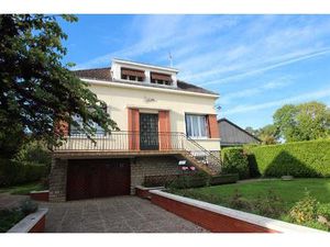 La Machine  Maison familiale  proche commerces