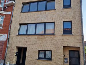 Interessant opbrengsteigendom met 3 appartementen in het hart van Vlezenbeek