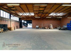 Ruime loods  geschikt voor vrachtwagengarage  op industriezone in Houthalen-Helchteren