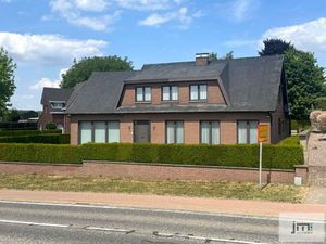 Woning met 4 slaapkamers en dubbele garage