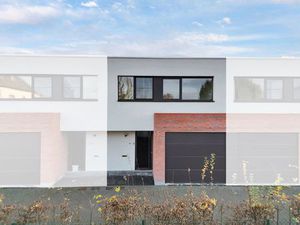 Nieuwbouwwoning met garage op rustige ligging