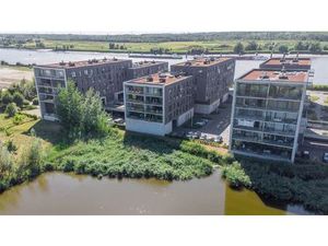 Overdekte autostaanplaats Hemixveer.