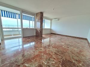 Location Appartement 96 pièces 110m² MARSEILLE 9ème