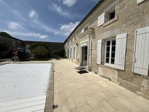 Vente maison 7 pièces 220 m² Chassors (16200)
