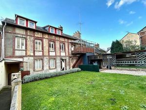 MAISON DE VILLE DE 120 M2 ET STUDIO DE 30 M2