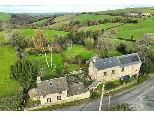 Ensemble immobilier avec gîte et potentiel second gîte ? Maison T7 de 211 m² sur terrain a