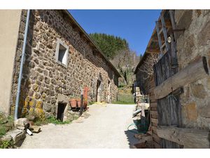 Vente ferme 5 pièces 73 m² à Saint-Genest-Lachamp (07160)  259 000 €