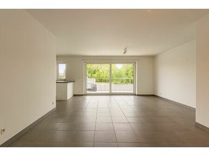 Lichtrijk gelijkvloers appartement in centrum Loppem