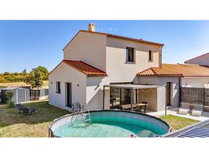 Vente villa 4 pièces 101 m² à Saint-Génis-des-Fontaines (66740)  329 000 €