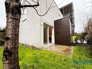 Appartement en duplex 3 pièces en rez-de-jardin.