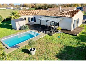 Vente maison 5 pièces 130 m² à La Clisse (17600)  350 000 €