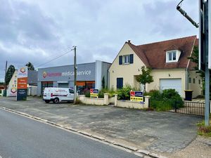 Achat Local commercial 220m² FLEURY LES AUBRAIS 45400