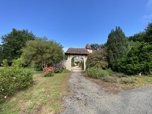 Maison de luxe de 12 pièces en vente à Sénaillac-Latronquière  France
