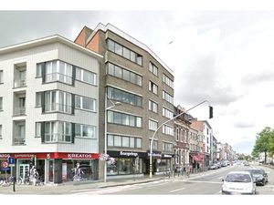 Commercieel te koop in Eeklo met 2 slaapkamers