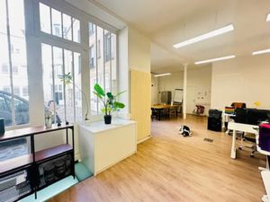 Local en RDC sur passage - Climatisé