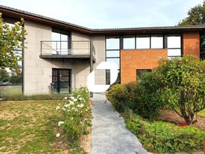 A LOUER  BUREAUX CLOISONNES PRETS A L'EMPLOI