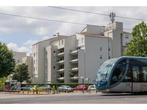 APPARTEMENT DE TYPE 4 DANS UNE RESIDENCE CALME PROCHE DES COMMERCES