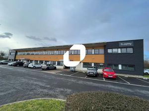 A LOUER  BELLE SURFACE