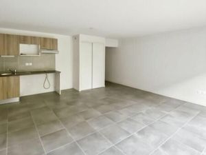 Location appartement 1 pièce 44 m² à Roques (31120)
