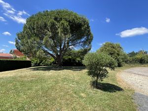 TERRAIN A BATIR PROCHE DU CENTRE AU CALME