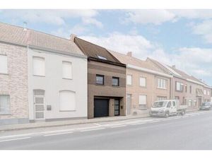 Maison à vendre avec garage et 3 chambres   Moen (RBU83469)