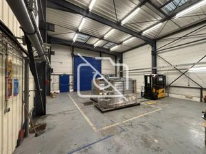 Batiment indépendant à la location - BUC