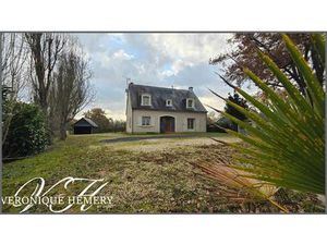 Superbe environnement pour cette maison 4 chambres avec grand garage