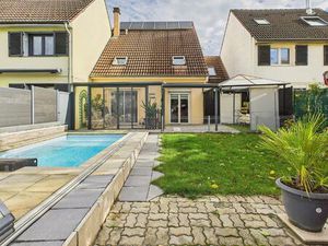 Grande maison avec piscine chauffée & studio – Parfaite pour famille !