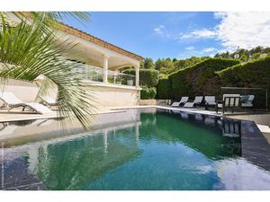 Vente maison 7 pièces 233 m² à Evenos (83330)  1 090 000 €