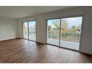 Location appartement  m² T-3 à Guipavas  900 €