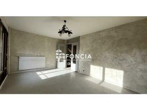 À saisir ! Appartement T3 à rénover au RDC avec terrasse et cave