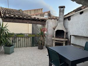 GIGNAC VENTE MAISON DE VILLAGE AVEC TERRASSE