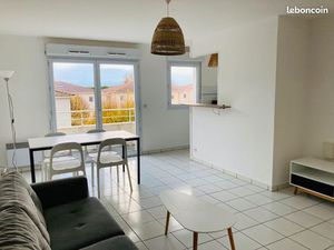 Appartement 2 pièces (T2) Meublé de 45 m2 (Parking + Balcon)