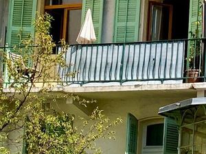 Studio avec balcon  plein centre  calme absolu 