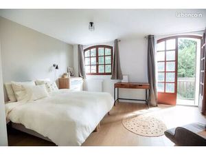 Chambre 1 pièce 200 m²