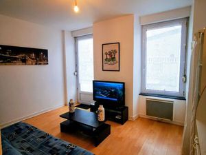 Studio meublé avec grande terrasse