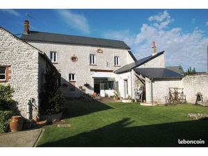 MAISON ANCIENNE À RÉNOVER AVEC de NOMBREUSES DÉPENDANCES