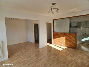 T4 lumineux 84m² - 13ème étage - Vue dégagée - Proche Place de Jaude