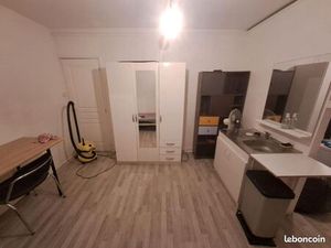 Studette roubaix/croix metro ligne 2