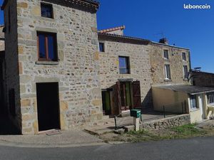 Maison de bourg avec terrasse - egliseneuve pres billom