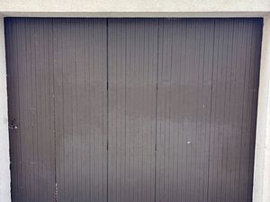 ?️ RARE – Box fermé à louer avec rangements – Garage spacieux